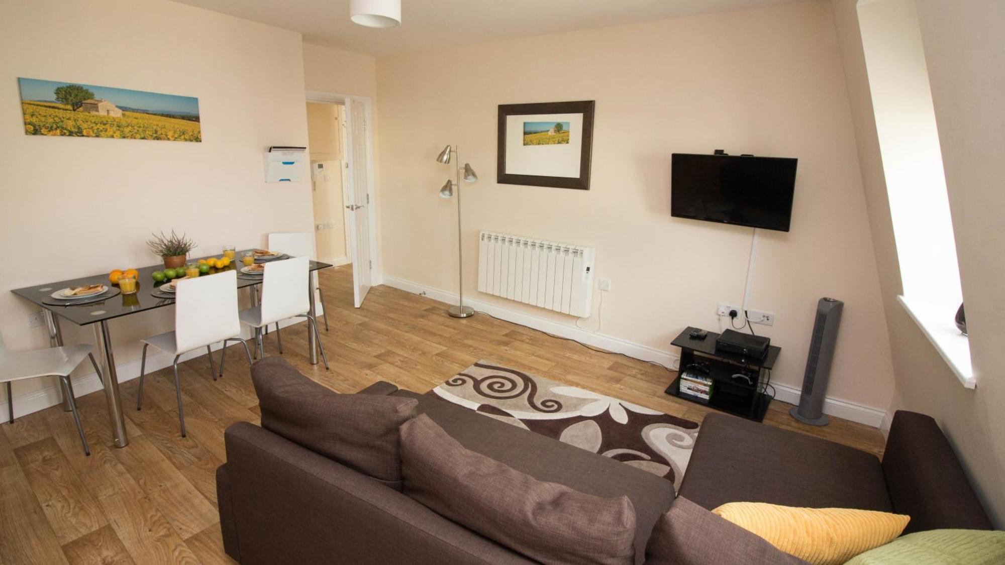 Stayzo Serviced 16 Premier Apartment *