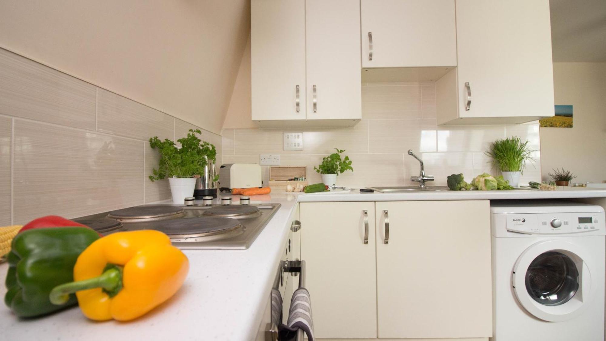 Stayzo Serviced 16 Premier Apartment Southampton