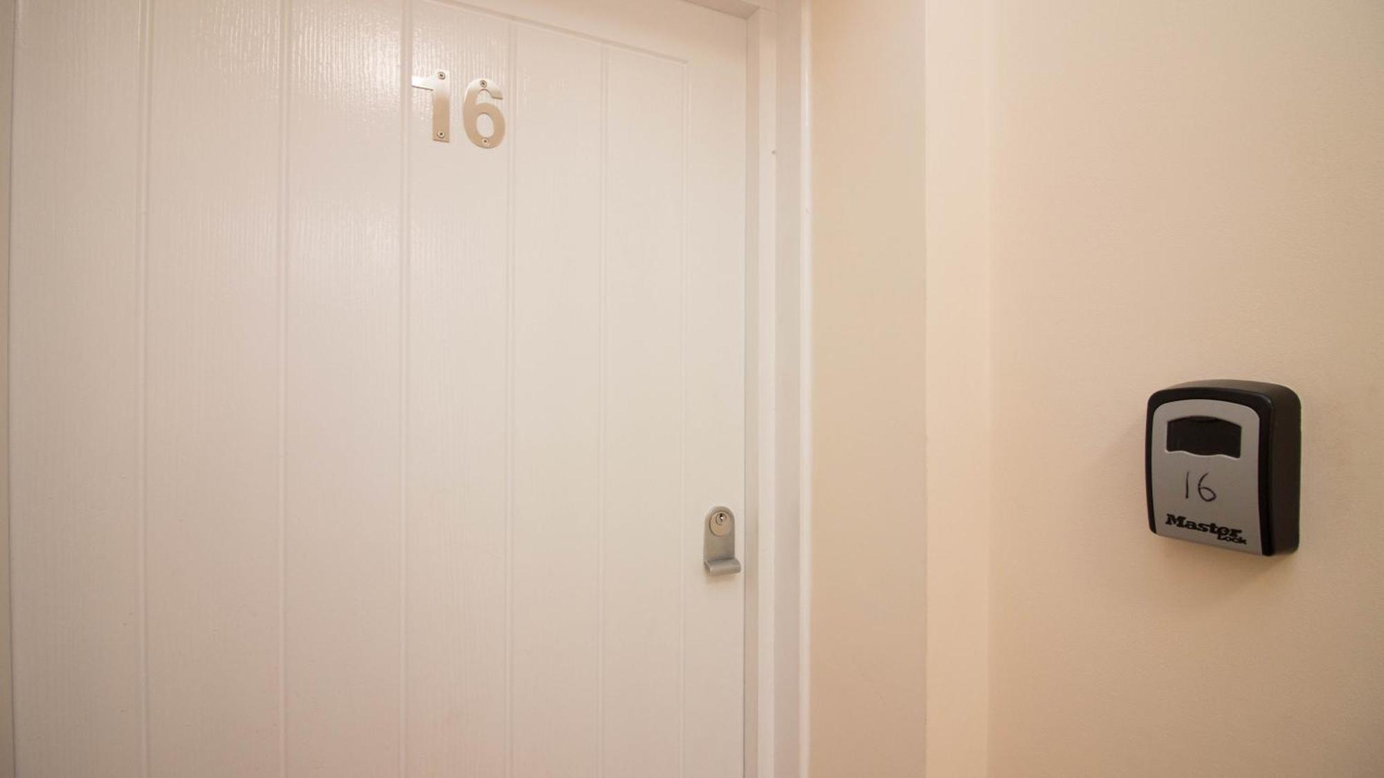 Apartment Stayzo Serviced 16 Premier Southampton